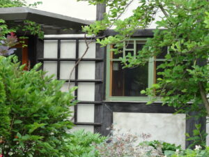 Hoyt House windows