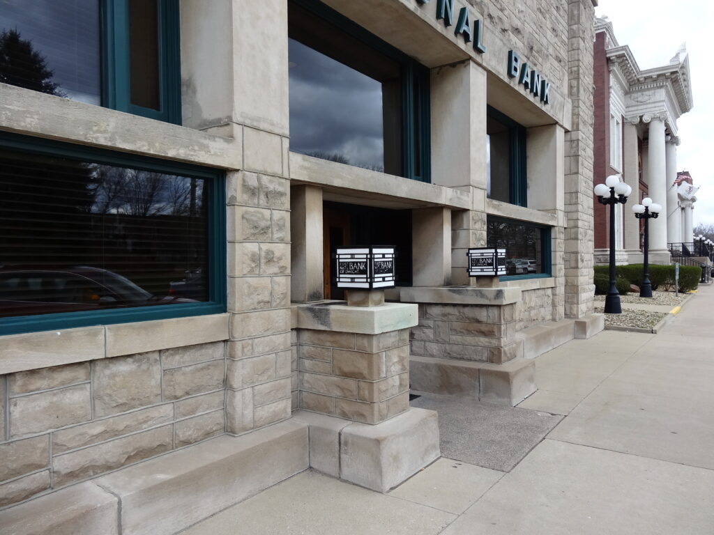 Frank Smith Bank Building, front exterior
